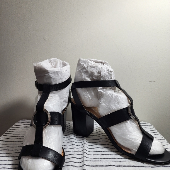 Marc Fisher Black Sandals with Strappy Design and Ankle Buckle - Picture 5 of 14